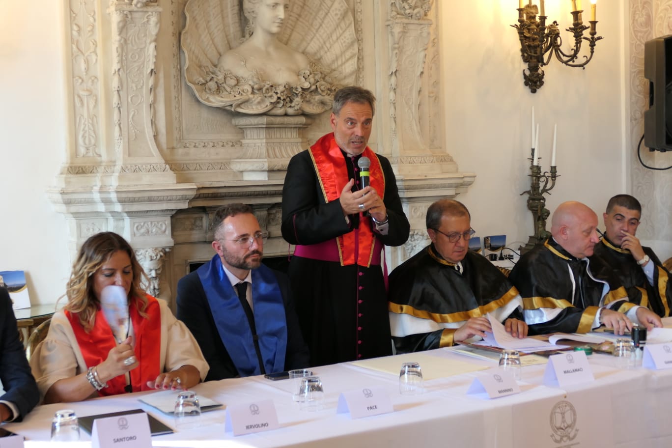 Cerimonia di conferimento lauree dall’Università svizzera ISFOA a Villa Domi Napoli